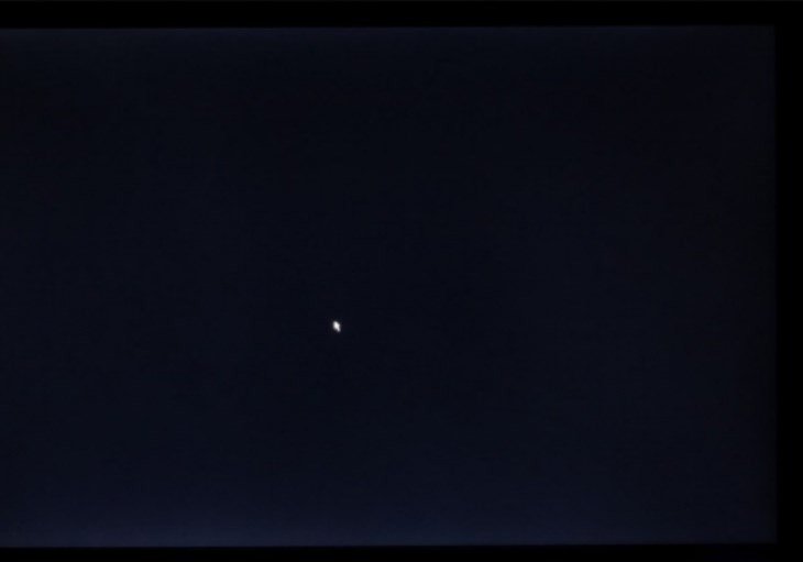 Laptop bị đen màn hình chỉ thấy chuột với con trỏ đang di chuyển