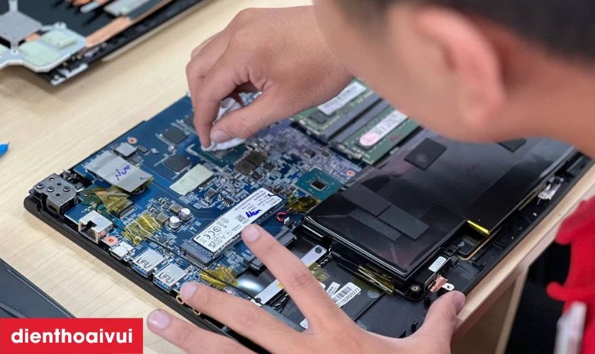 Laptop bị khô keo tản nhiệt