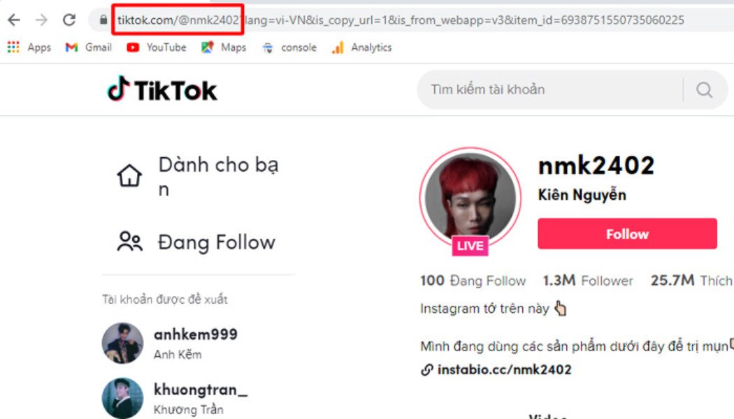 Laptop đang hiển thị giao diện TikTok trên trình duyệt