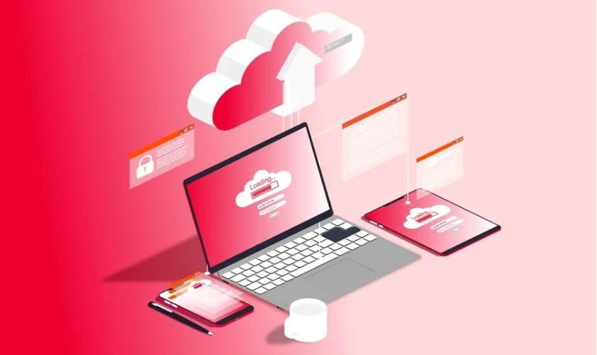 Laptop đang sao lưu dữ liệu lên đám mây trước khi đi máy bay