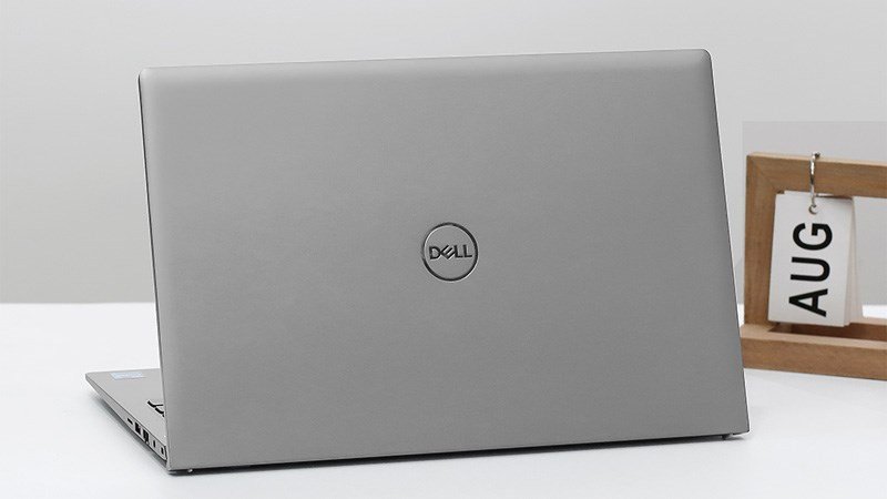 Laptop Dell chính hãng tại các cửa hàng