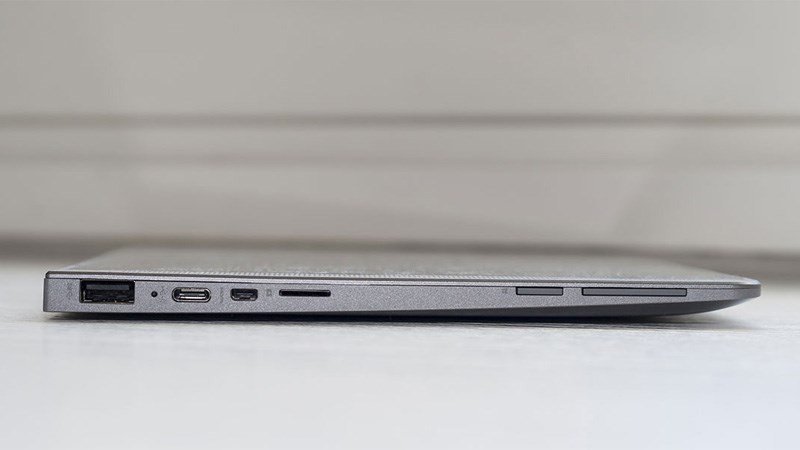 Laptop Dell có đa dạng cổng kết nối