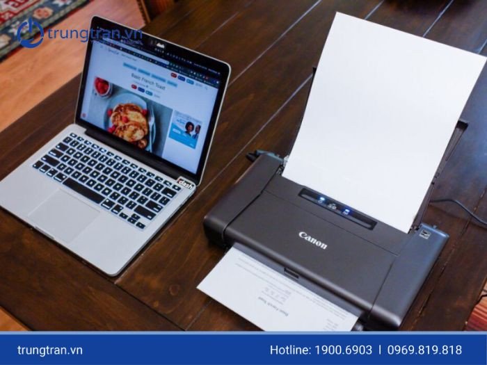 Laptop Dell kết nối với máy in không dây qua Wi-Fi để thực hiện lệnh in