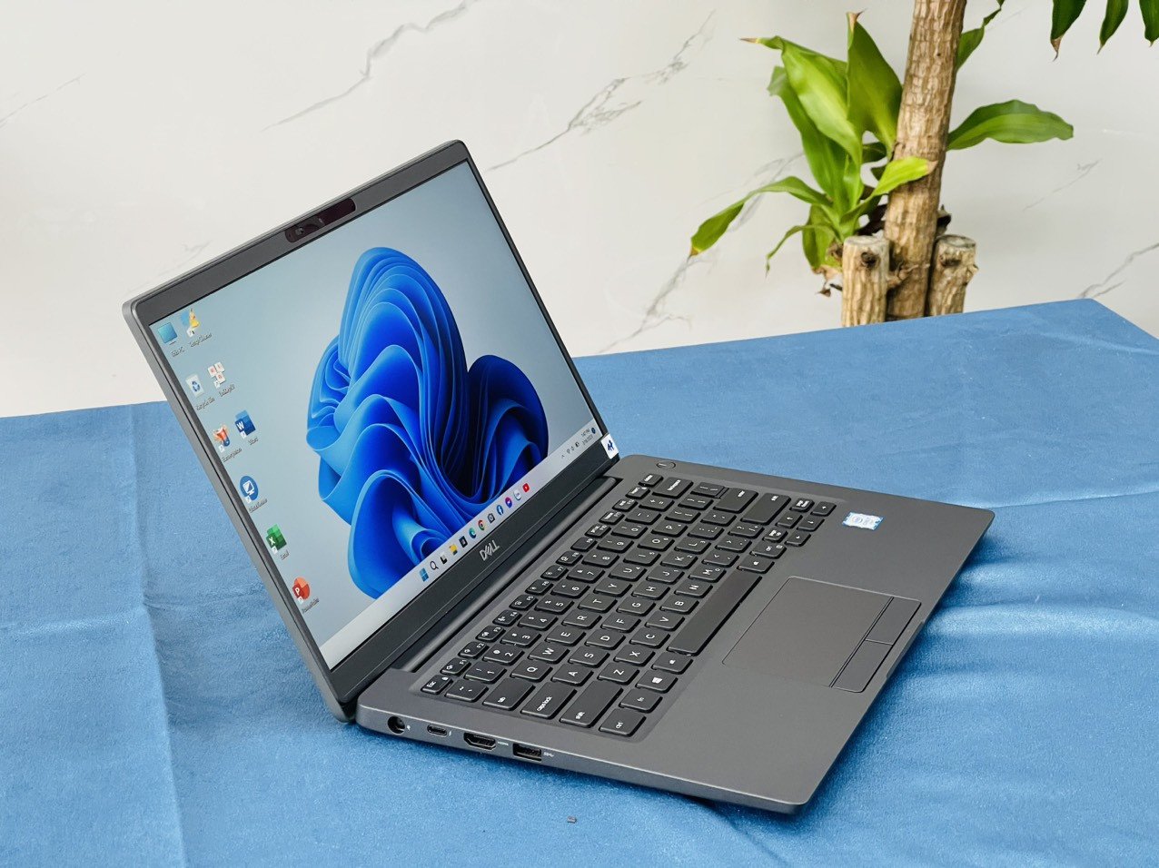 Laptop Dell Latitude 7400 với thiết kế nhôm nguyên khối hiện đại