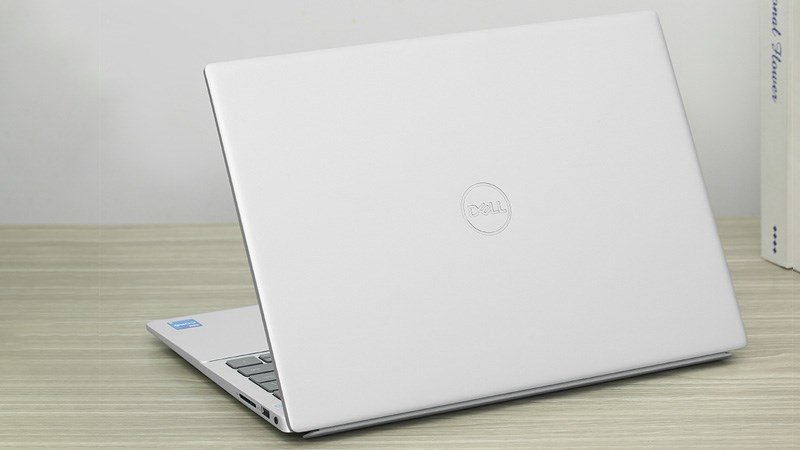 Laptop Dell nổi bật với độ bền cao và cấu hình mạnh mẽ