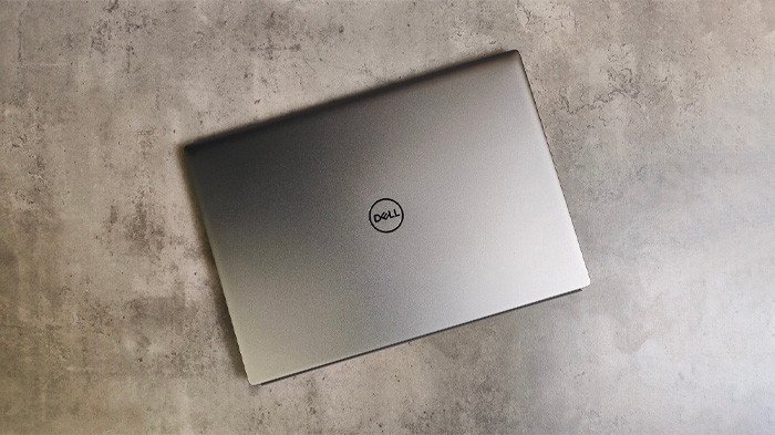 Laptop Dell Vostro 5630 THT7N màu đen với màn hình mở