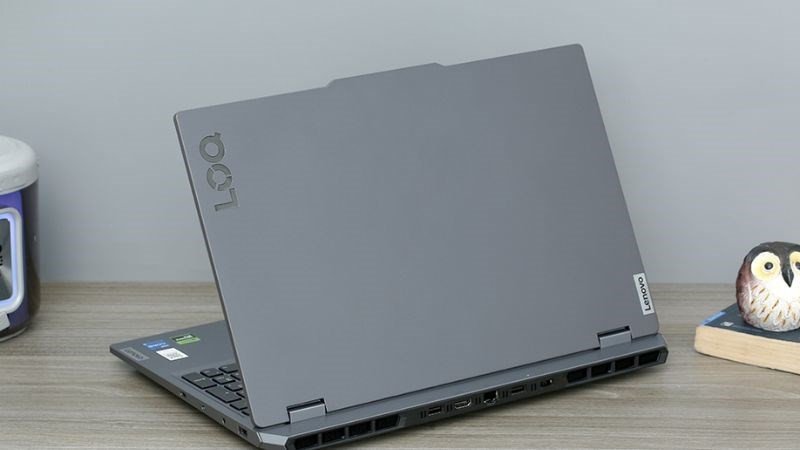 Laptop gaming Lenovo LOQ 15IAX9 i5 12450HX, minh chứng cho **laptop cấu hình mạnh giá rẻ** dành cho game thủ.