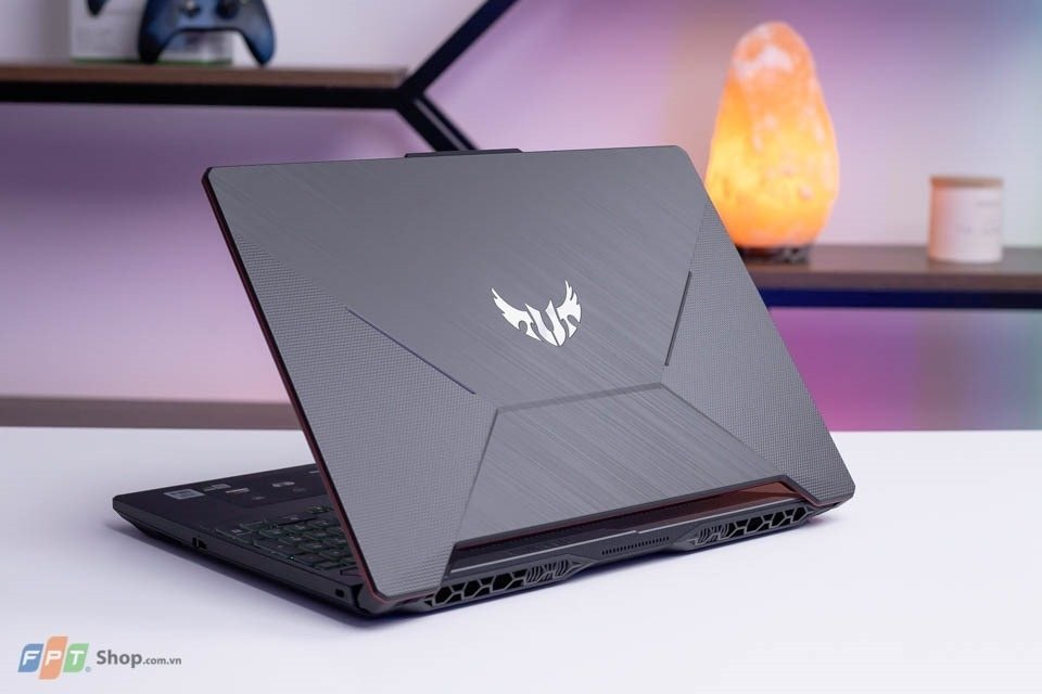Laptop gaming mạnh mẽ