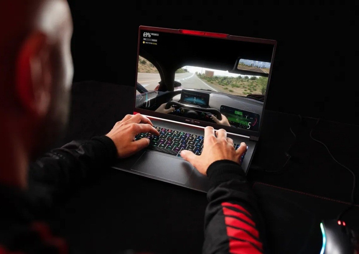 Laptop gaming MSI nổi tiếng với hiệu năng mạnh mẽ, là sự lựa chọn hàng đầu cho game thủ.