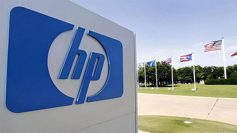 Laptop HP thương hiệu Mỹ với logo HP màu xanh, biểu tượng cho chất lượng và giá trị, phù hợp khi tìm hiểu laptop hp bao nhiêu tiền.