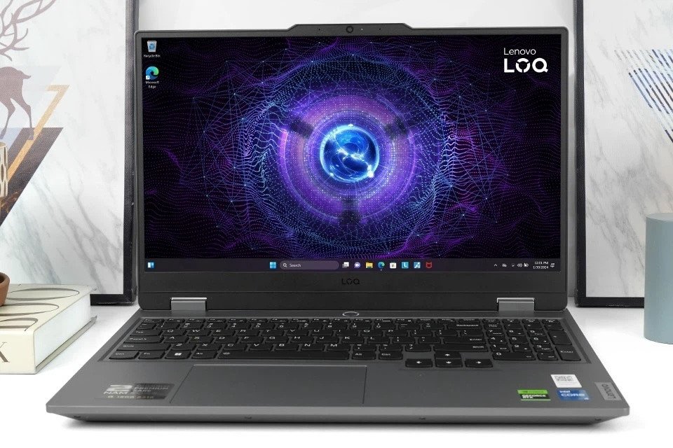 Laptop Lenovo với bàn phím đặc trưng