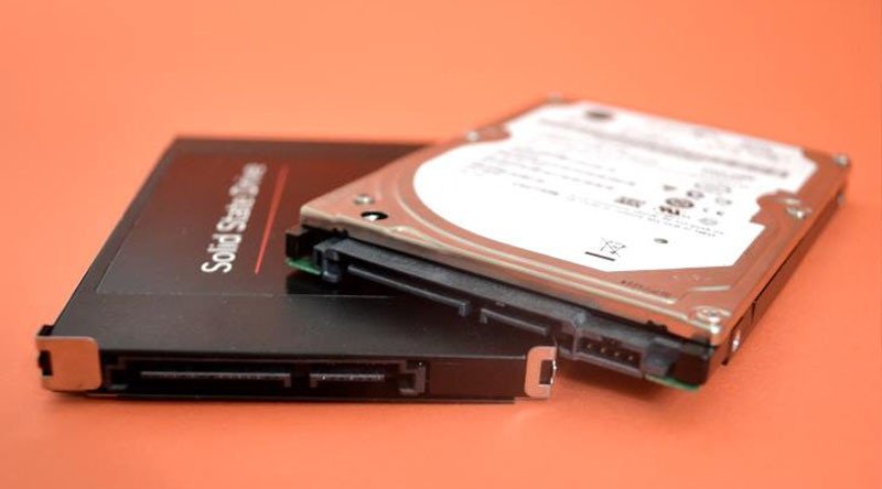 Laptop sử dụng ổ cứng kép HDD và SSD