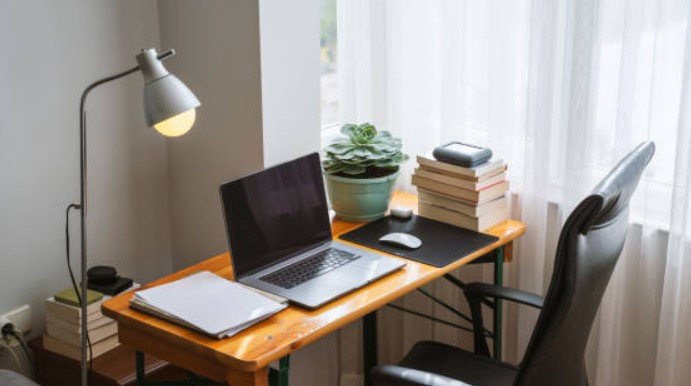 Laptop văn phòng hiện đại