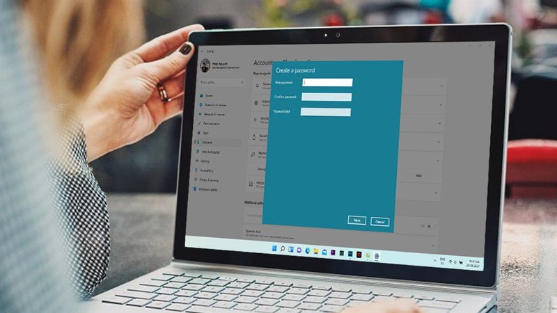 Laptop Windows 11 hiển thị màn hình đăng nhập an toàn