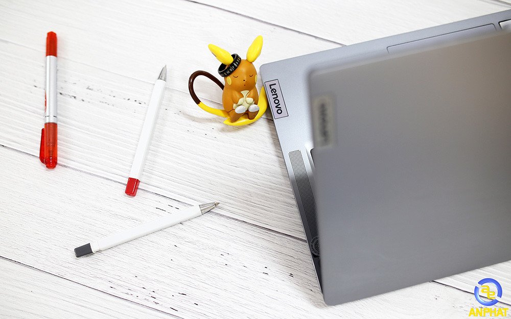 Lenovo IdeaPad Slim 3 14IAH8 83EQ0004VN là sản phẩm đáng giá trong tầm giá hơn 11 triệu đồng