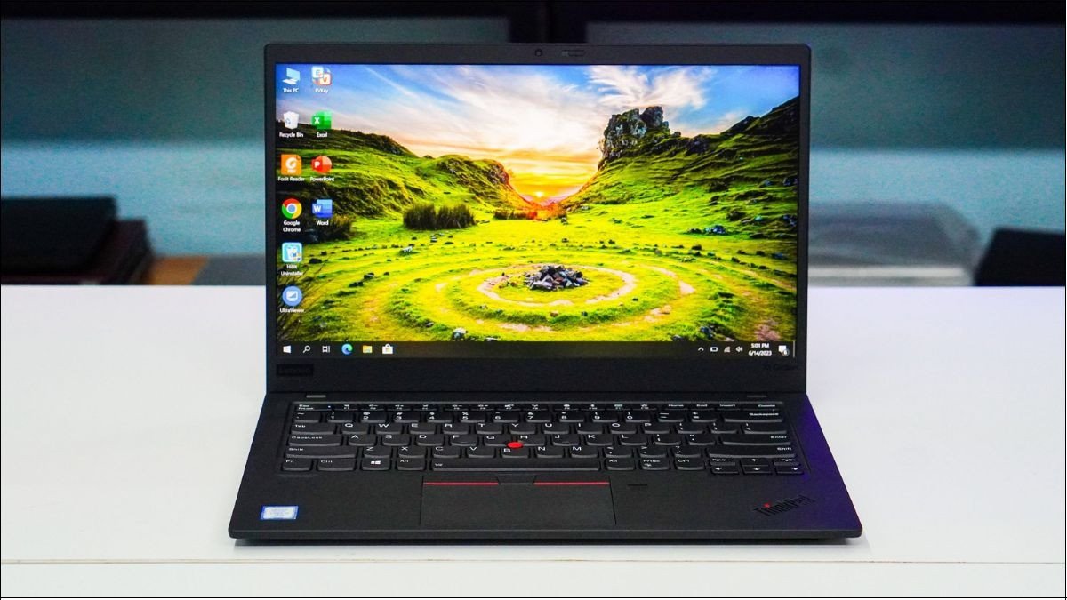 Lenovo ThinkPad X13 được biết đến với độ bền cao, bàn phím tốt, hiệu năng ổn định và bảo mật tốt