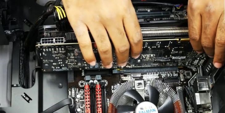 lỗi card màn hình gây màn hình laptop đen