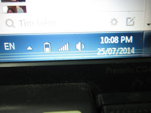 Lỗi màn hình laptop bị đứt nét với vệt trắng