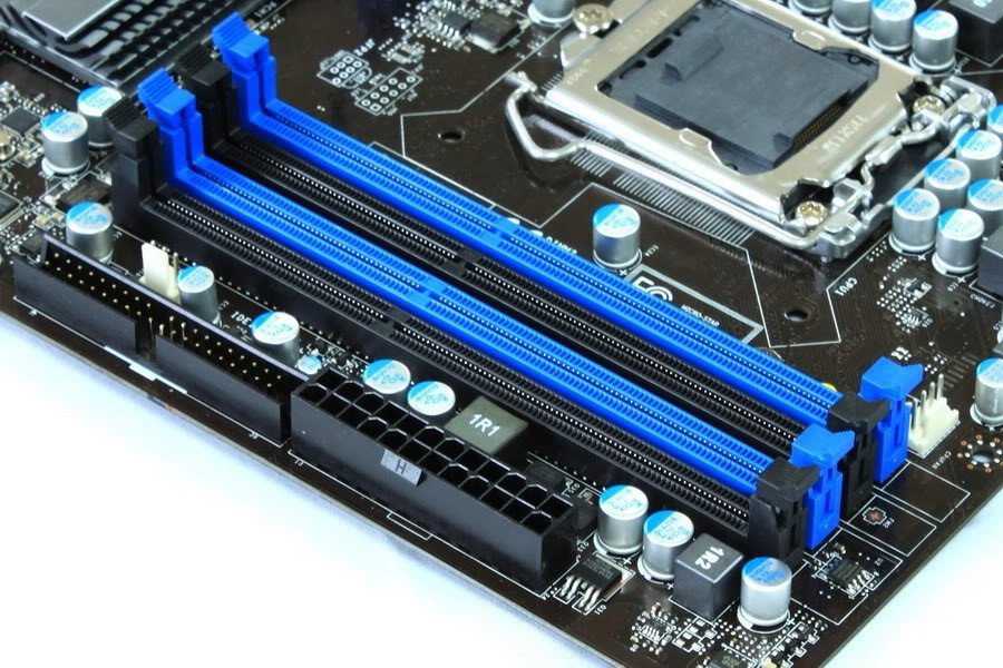 Lỗi RAM khiến laptop bị restart liên tục