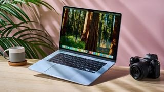 MacBook Air 15-inch với chip M4 dành cho người sáng tạo