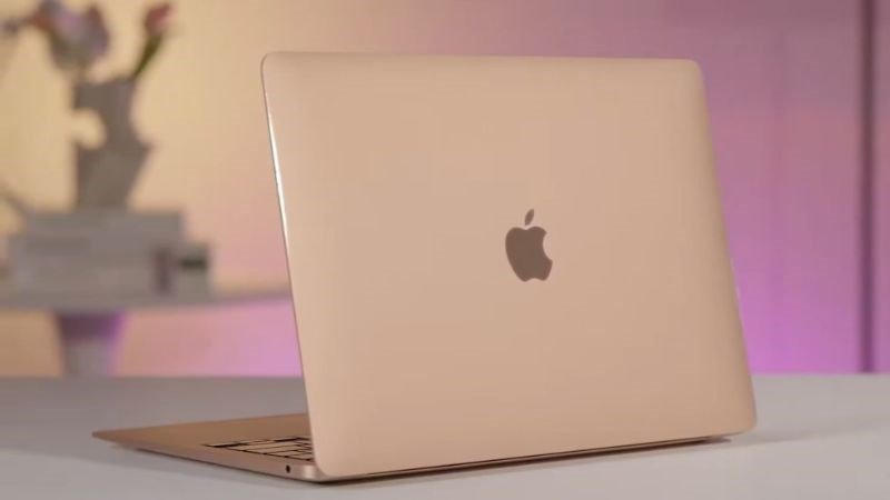 MacBook Air M1 2020, một trong những laptop 20 triệu đáng mua nhất cho người dùng cần sự ổn định và thiết kế cao cấp.