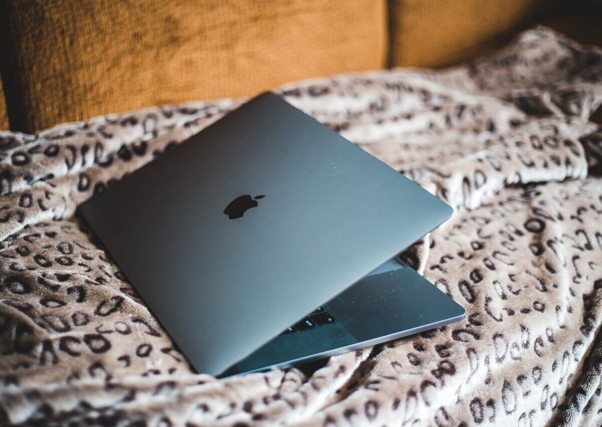 MacBook được chế tạo từ vật liệu cao cấp mang đến độ bền cao và vẻ đẹp sang trọng