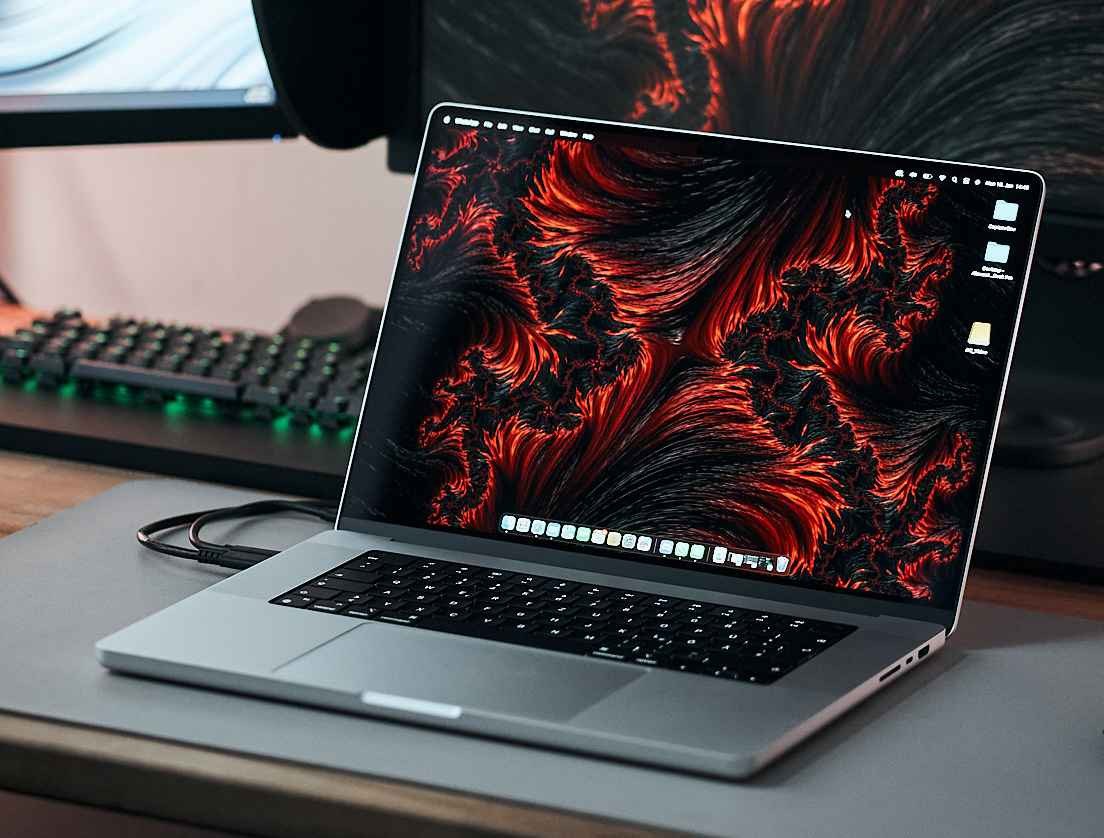 MacBook Pro 16 inch M2 Pro