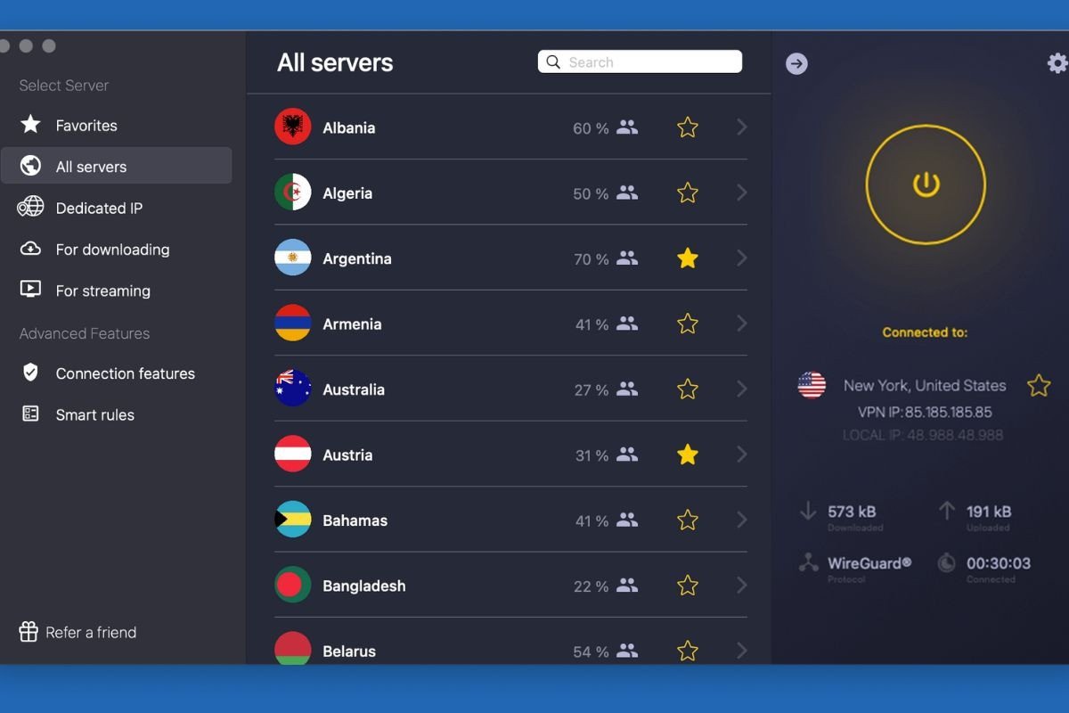 Màn hình chính của CyberGhost VPN, hiển thị các tùy chọn kết nối máy chủ để đổi VPN trên laptop, giúp trải nghiệm duyệt web an toàn và linh hoạt.