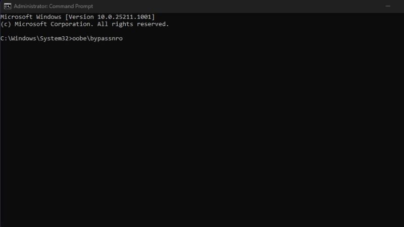 Màn hình CMD sau khi thực hiện lệnh oobebypassnro để thiết lập Windows 11 không cần mạng.