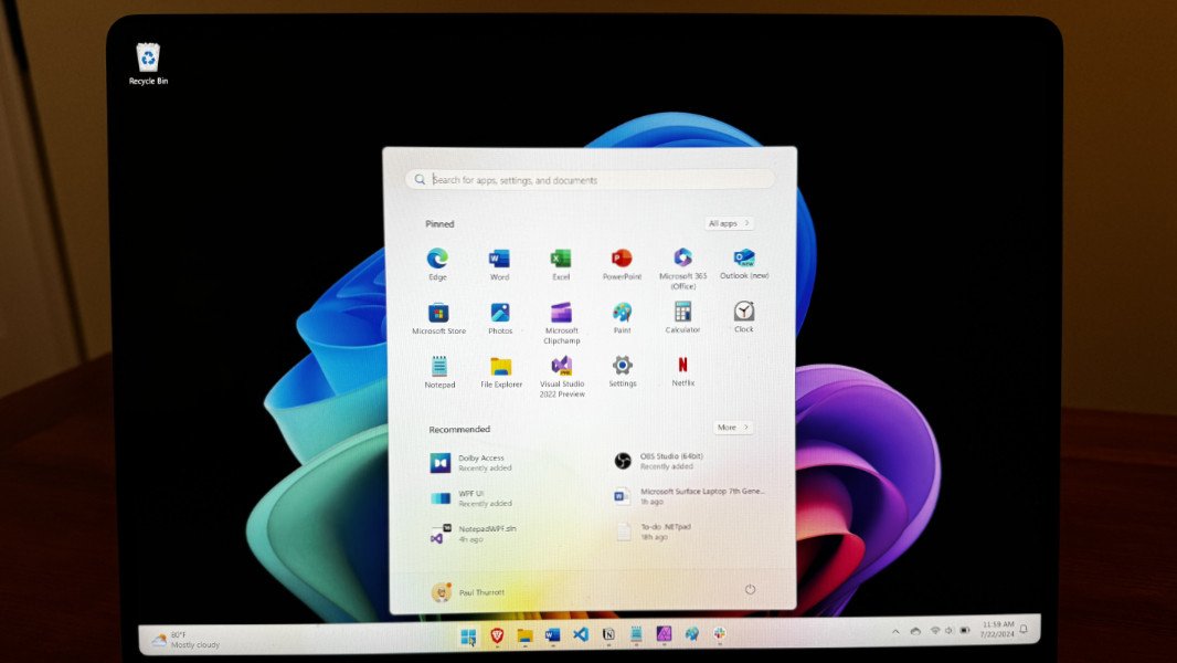 Màn hình của Surface Laptop 7 15 inch