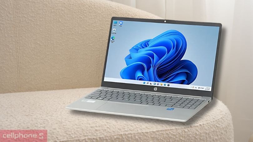 Màn hình Full HD sắc nét của laptop HP 15-fd0305tu