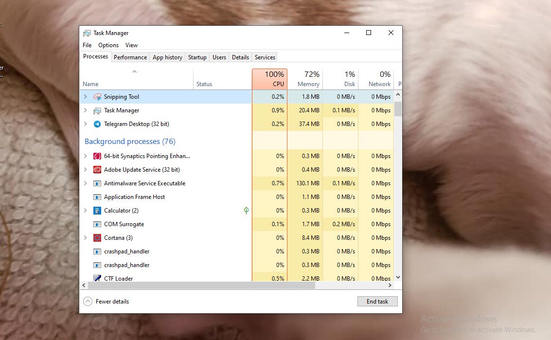 Màn hình hiển thị cửa sổ Services trên Windows, nơi kiểm tra trạng thái của các dịch vụ hệ thống.