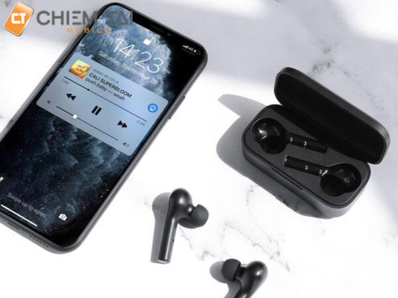 Màn hình iPhone hiển thị cài đặt Bluetooth sẵn sàng cho cách kết nối tai nghe Redmi.