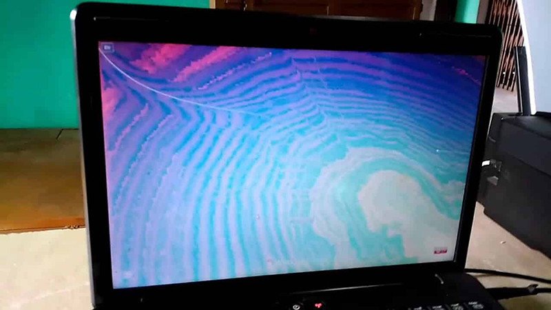 Màn hình laptop bị nháy sáng liên tục hoặc tối mờ do lỗi đèn cao áp