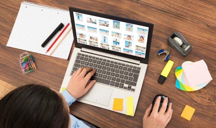 Màn hình laptop hiển thị giao diện khi thực hiện cách lưu ảnh trên Google về laptop