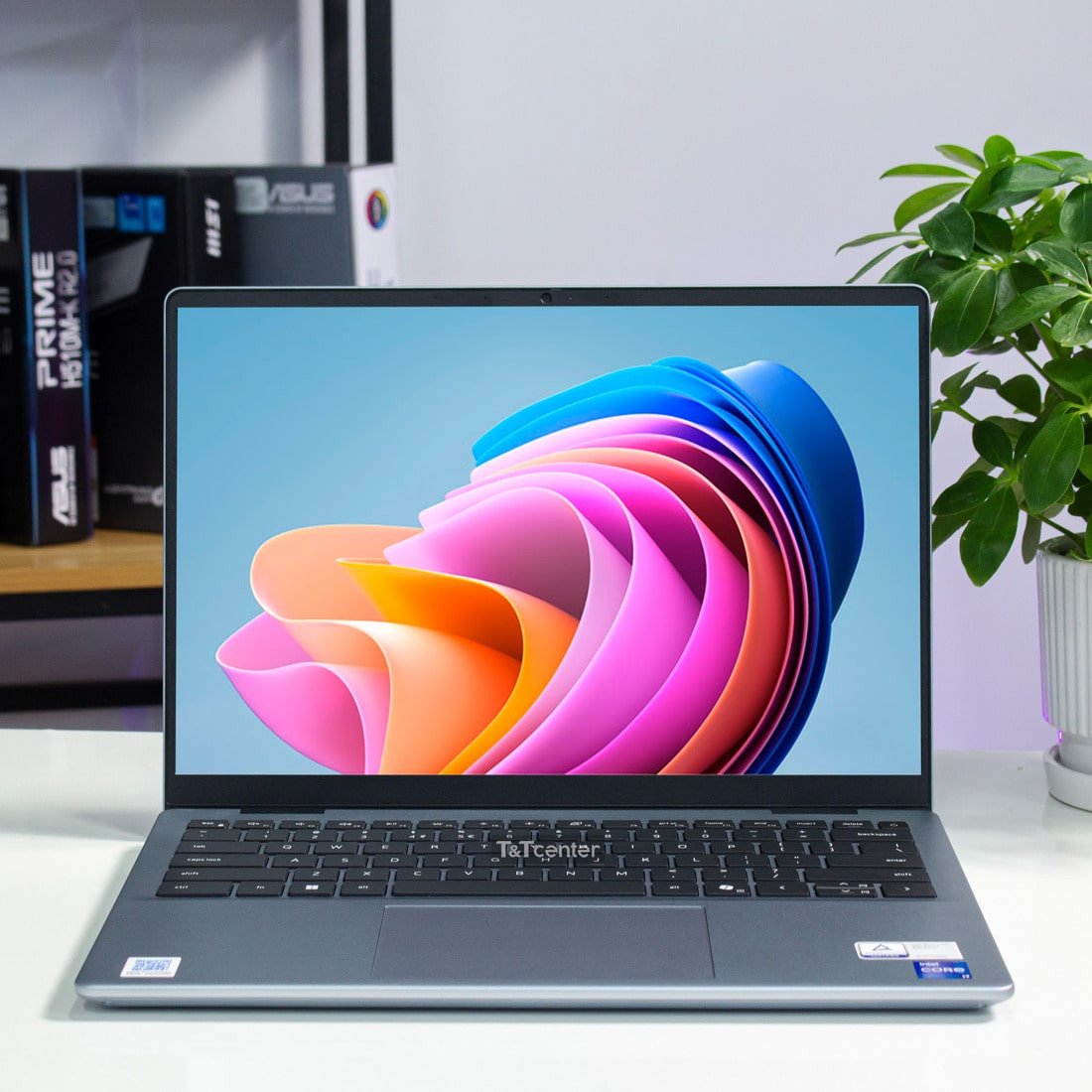 Màn hình sắc nét của laptop Dell Inspiron 3530 bạc