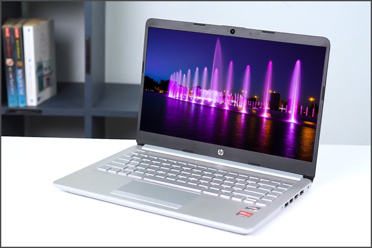 Máy tính xách tay HP 14s Notebook mỏng nhẹ, thiết kế hiện đại, lý tưởng cho nhà giáo di chuyển nhiều