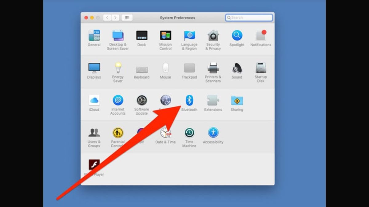 Mở phần Bluetooth trong System Preferences trên macOS để kết nối bàn phím rời