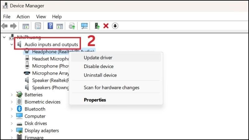 Mở rộng mục Audio inputs and outputs trong Device Manager