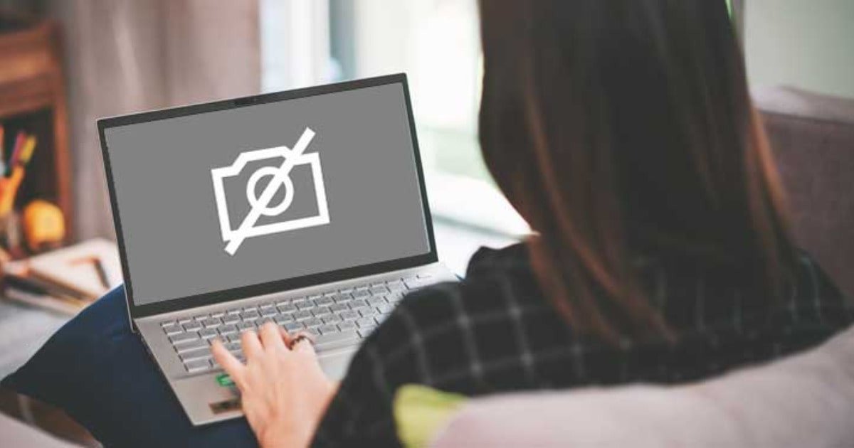 Mô tả ảnh: Biểu tượng camera bị gạch chéo trên màn hình laptop Lenovo, minh họa camera không hoạt động