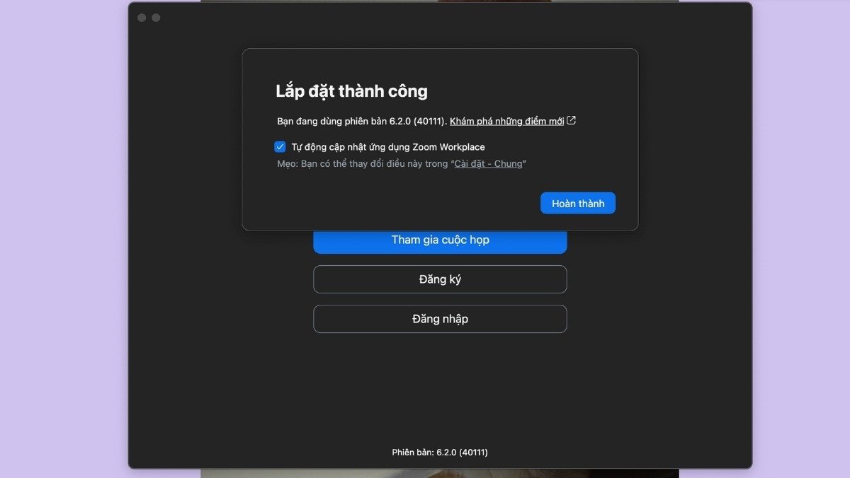 Mở ứng dụng Zoom từ thư mục Applications sau khi cài đặt trên máy tính laptop
