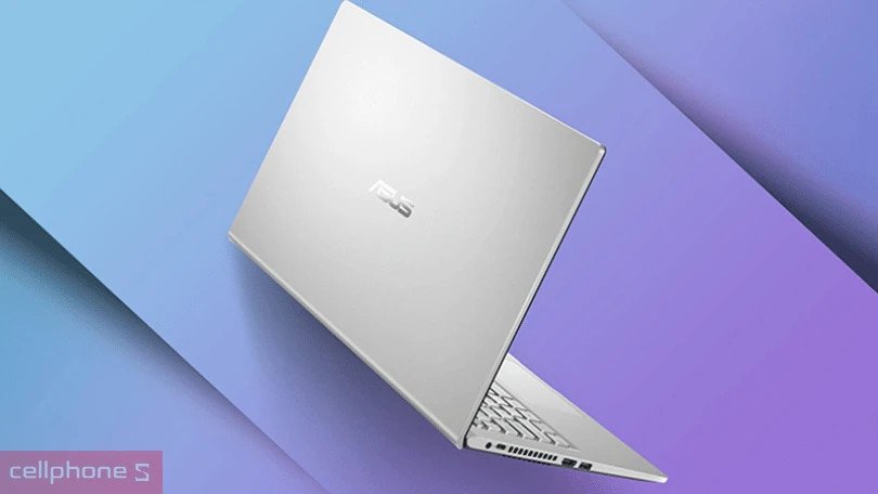 Một chiếc laptop mỏng nhẹ trên bàn học, thể hiện tính di động cao