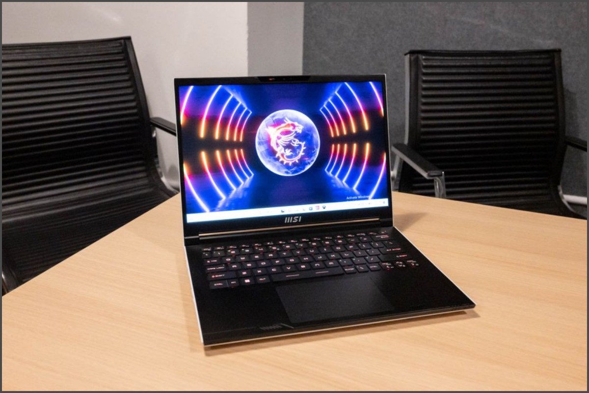 MSI Stealth 14 Studio A13V - laptop card màn hình rời mỏng nhẹ cho gaming và sáng tạo