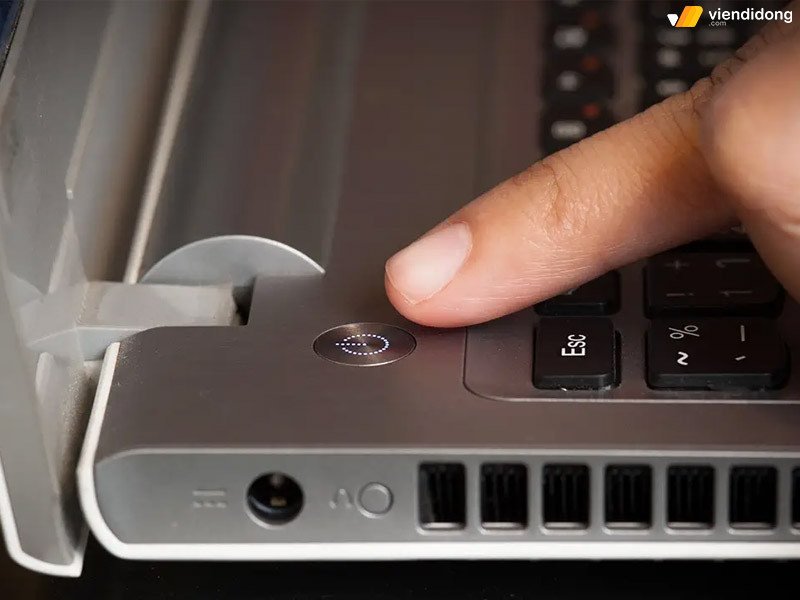 Ngắt nguồn điện laptop khẩn cấp