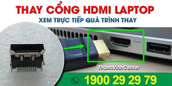 Người đang sửa chữa cổng kết nối trên bo mạch chủ laptop