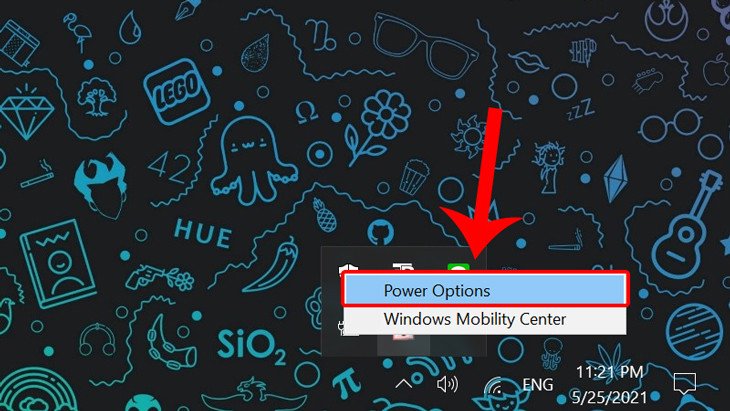Người dùng click chuột phải vào biểu tượng pin và chọn Power Option trên Windows.