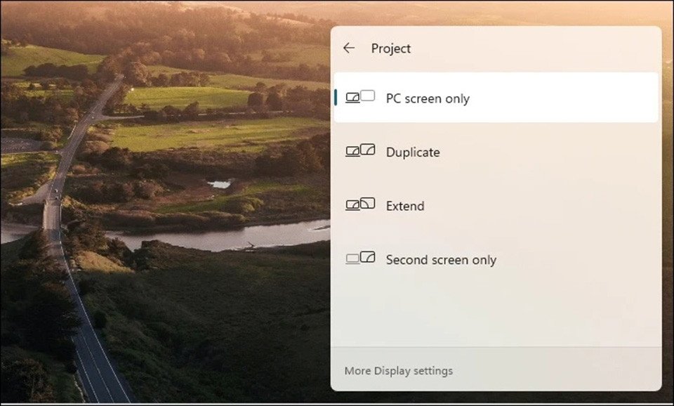 Người dùng cố gắng khắc phục lỗi laptop bị đen màn hình chỉ thấy chuột Win 11 bằng cách thay đổi cài đặt trình chiếu