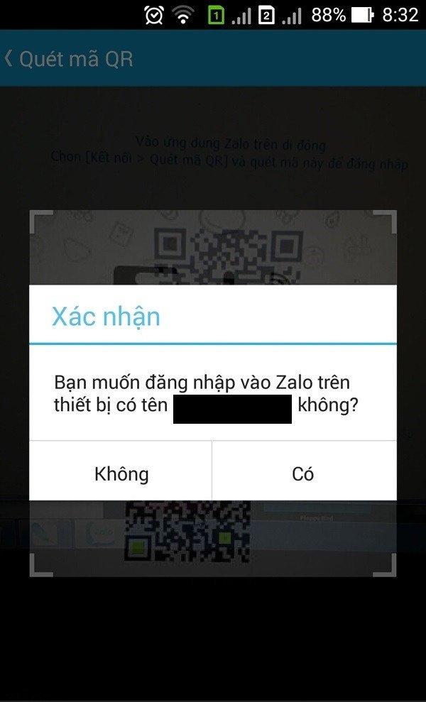 Người dùng đang sử dụng điện thoại để quét mã QR đăng nhập Zalo trên laptop Win 10.