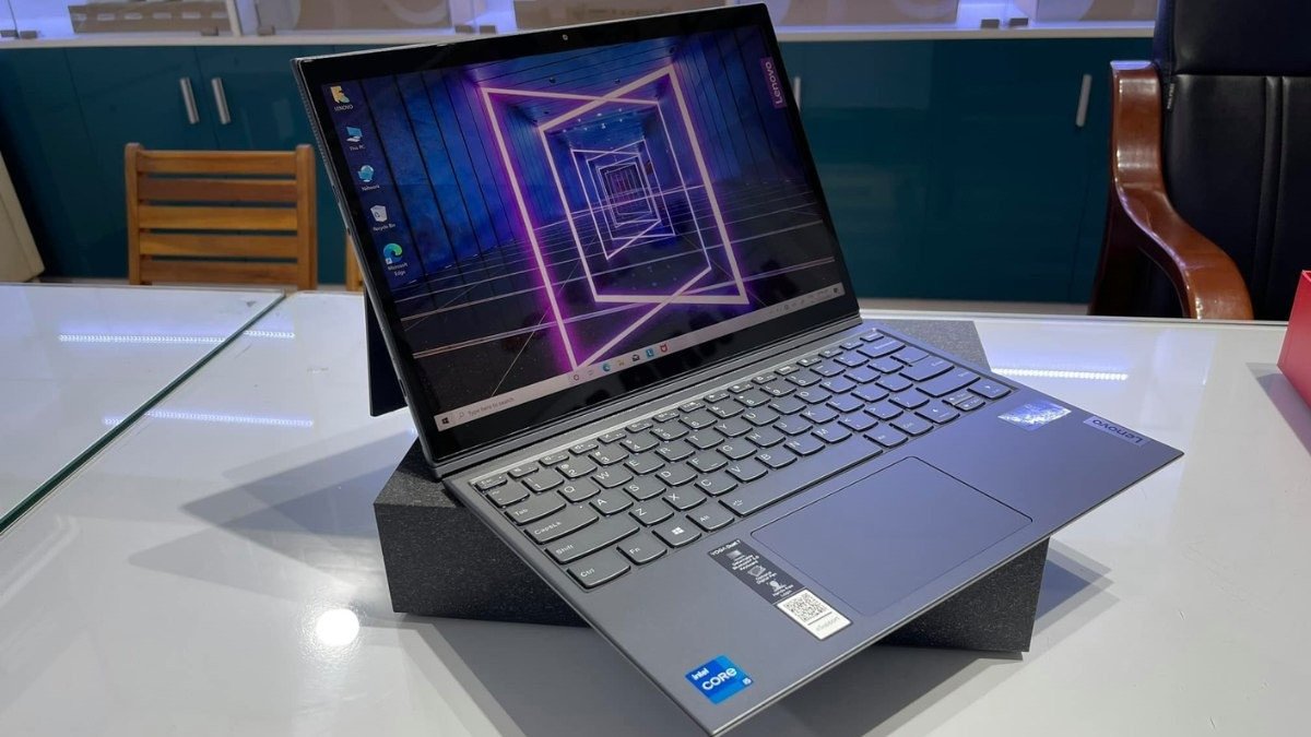 Người dùng dễ dàng mang vác laptop mỏng nhẹ dưới 1kg, thể hiện tính di động cao