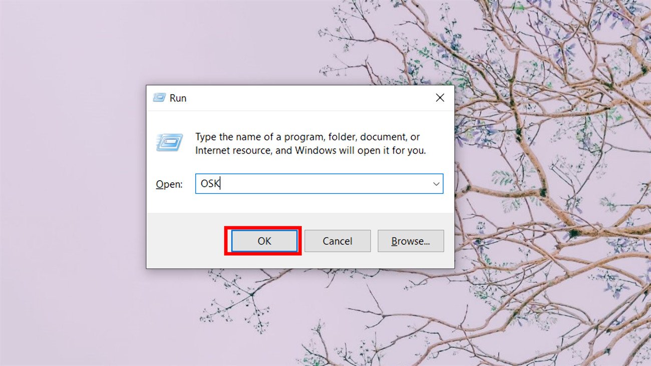 Nhập lệnh "osk" vào hộp thoại Run để mở bàn phím ảo